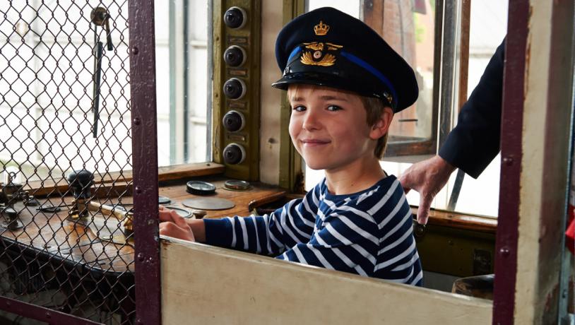 Danmarks jernbanemuseum dreng lokomotiv Odense Fyn