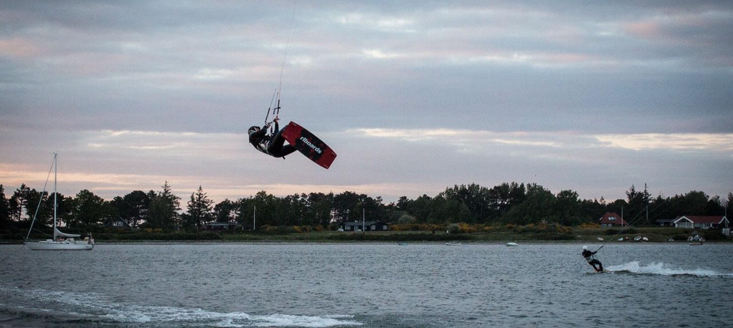 kitesurfing aktiv vandsport strand hav fyn 