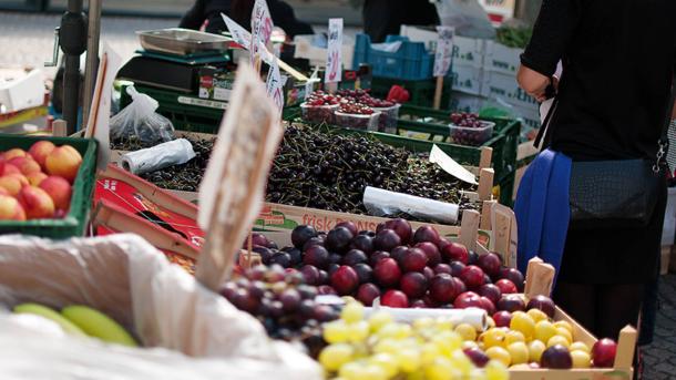Diverse frugter til marked i Middelfart
