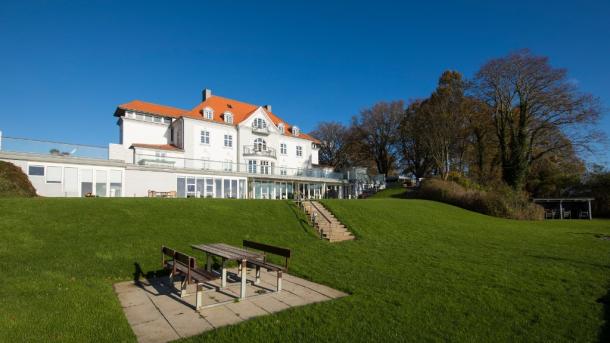Sixtus Sinatur Hotel og Konference