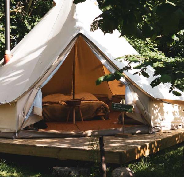 tiki camp langeland natur glamping camping telt overnatning